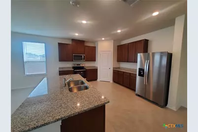 518 Deer Crest Drive, New Braunfels, TX 78130 - Photo 6