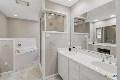 504 Colony Creek Drive, Victoria, TX 77904 - Photo 12