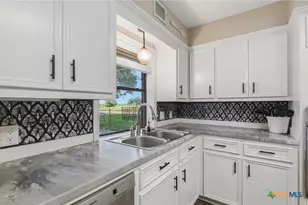 504 Colony Creek Dr, Victoria, TX 77904 - Photo 36