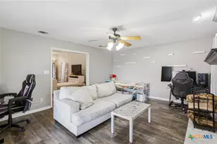 504 Colony Creek Dr, Victoria, TX 77904 - Photo 10