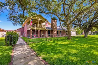 504 Colony Creek Drive, Victoria, TX 77904 - Photo 2