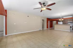 2046 Ridge View Dr, San Marcos, TX 78666 - Photo 6