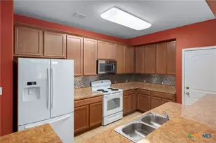 2046 Ridge View Dr, San Marcos, TX 78666 - Photo 10