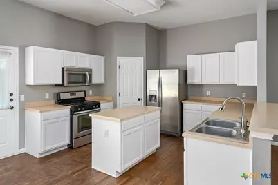 403 Thunderstorm Avenue, Lockhart, TX 78644 - Photo 8