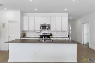 2724 Sierra Chicas Ln, Seguin, TX 78155 - Photo 4