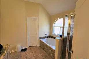 2253 N Ranch Estates Blvd, New Braunfels, TX 78130 - Photo 20