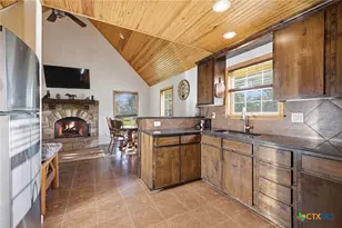 10488 Hwy 304, Harwood, TX 78629 - Photo 24