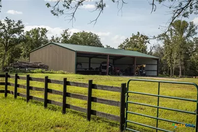 10488 Hwy 304, Harwood, TX 78629 - Photo 8