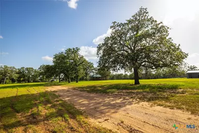10488 Hwy 304, Harwood, TX 78629 - Photo 20