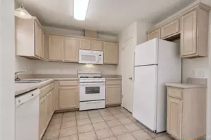 900 Jasmine Trail, Georgetown, TX 78626 - Photo 8