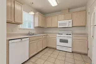 900 Jasmine Trail, Georgetown, TX 78626 - Photo 6