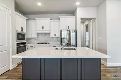 1117 Blue Oak Boulevard, San Marcos, TX 78666 - Photo 2