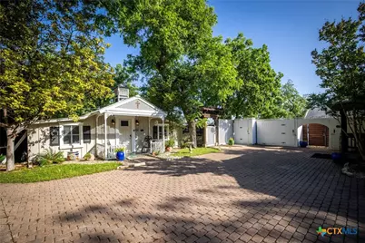 168 E Zink Street, New Braunfels, TX 78130 - Photo 2