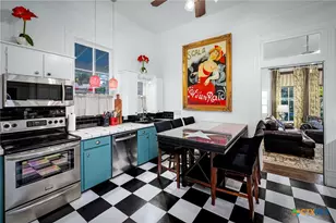 168 E Zink St, New Braunfels, TX 78130 - Photo 4