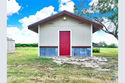1591 County Road 476, Stockdale, TX 78160 - Photo 44