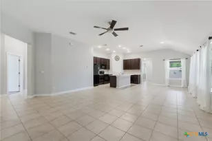 201 Benedict Ave, Florence, TX 76527 - Photo 4