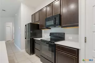 201 Benedict Ave, Florence, TX 76527 - Photo 2