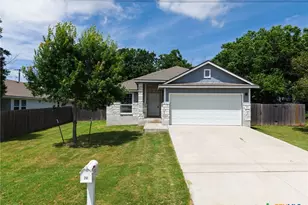 201 Benedict Ave, Florence, TX 76527 - Photo 1