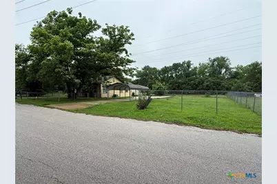 1302 E Avenue F, Temple, TX 76501 - Photo 2