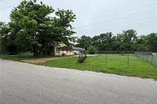 1302 E Avenue F, Temple, TX 76501 - Photo 2