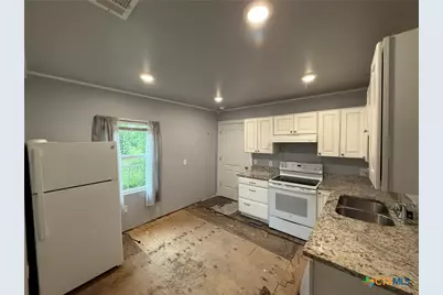 1302 E Avenue F, Temple, TX 76501 - Photo 6