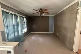 518 Lazy Ln, Port Lavaca, TX 77979 - Photo 2