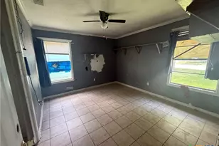 518 Lazy Ln, Port Lavaca, TX 77979 - Photo 8