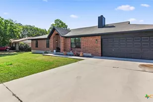 1523 Camellia Ln, New Braunfels, TX 78130 - Photo 2
