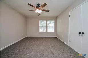 2605 N Ben Jordan St, Victoria, TX 77901 - Photo 16