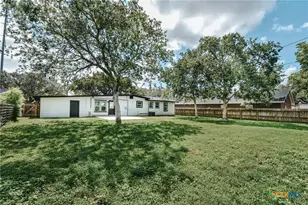 2605 N Ben Jordan St, Victoria, TX 77901 - Photo 30