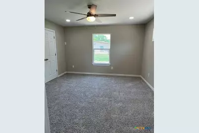 709 W Evans, Hearne, TX 77859 - Photo 8