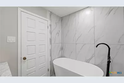 1655 Kuehler Avenue, New Braunfels, TX 78130 - Photo 34