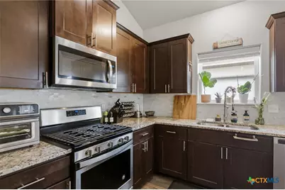 318 Brushy Creek, Victoria, TX 77904 - Photo 10