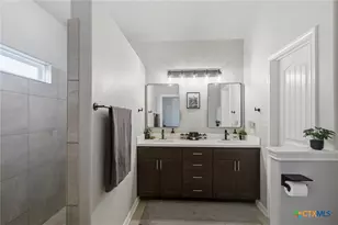 318 Brushy Creek, Victoria, TX 77904 - Photo 12