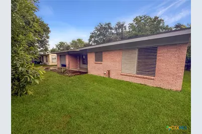214 Crockett Street, Port Lavaca, TX 77979 - Photo 2