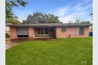 214 Crockett Street, Port Lavaca, TX 77979 - Photo 1