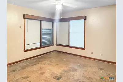 214 Crockett Street, Port Lavaca, TX 77979 - Photo 8
