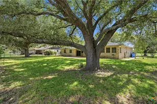603 River Oak Dr, Seguin, TX 78155 - Photo 2
