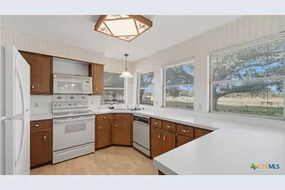 603 River Oak Drive, Seguin, TX 78155 - Photo 8