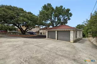 408 Edge Hill Dr, Canyon Lake, TX 78133 - Photo 10