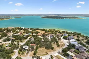 408 Edge Hill Dr, Canyon Lake, TX 78133 - Photo 2