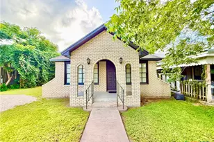 404 W Brackenridge St, Edna, TX 77957 - Photo 1