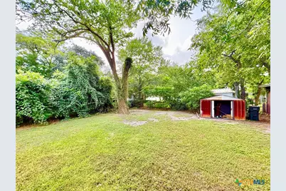 404 W Brackenridge Street, Edna, TX 77957 - Photo 36