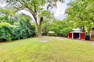 404 W Brackenridge St, Edna, TX 77957 - Photo 36