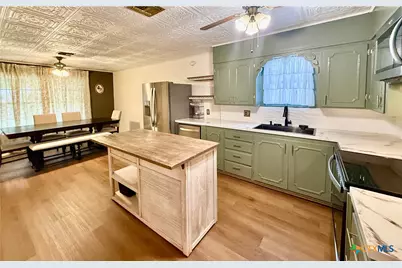 404 W Brackenridge Street, Edna, TX 77957 - Photo 12