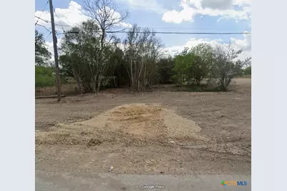 211 E Seideman Street, Seguin, TX 78155 - Photo 1