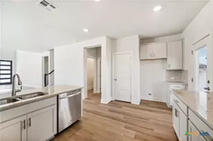 5520 McBride St, San Antonio, TX 78108 - Photo 10