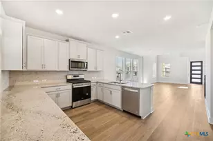 5520 McBride St, San Antonio, TX 78108 - Photo 8