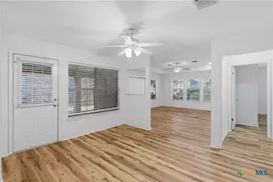 671 Sagewood Pkwy, Seguin, TX 78155 - Photo 10