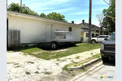 1026 Saint Paul Street, Gonzales, TX 78629 - Photo 4